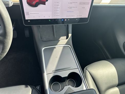 Used 2021 Tesla Model Y Long Range AWD/4WD image 28
