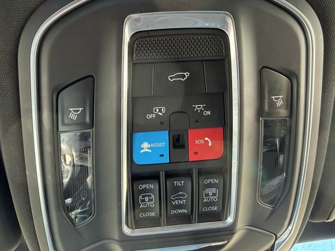 Used 2022 Jeep Wagoneer Series III w/ Premium Group I image 33