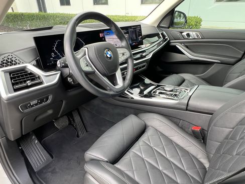 Used 2023 BMW X7 xDrive40i w/ Premium Package AWD/4WD image 17