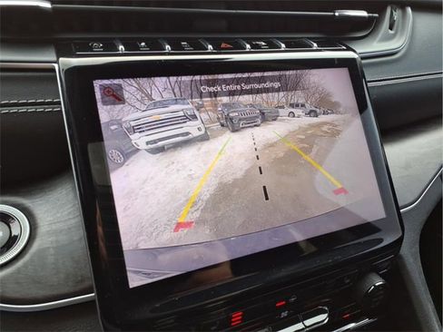 Used 2021 Jeep Grand Cherokee L Limited image 24