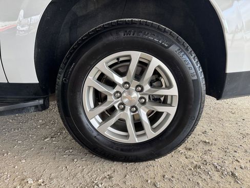 Used 2024 Chevrolet Suburban LT image 44