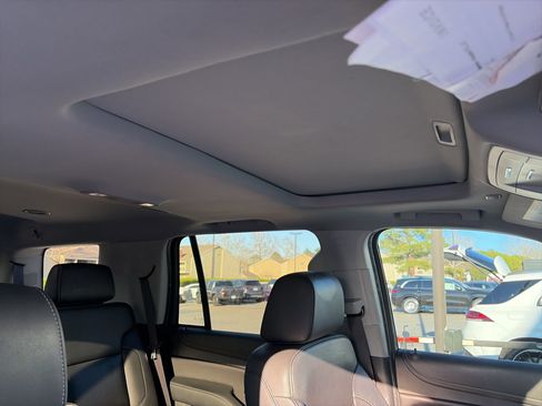 Used 2020 Chevrolet Tahoe Premier w/ 6.2L Performance Package image 12