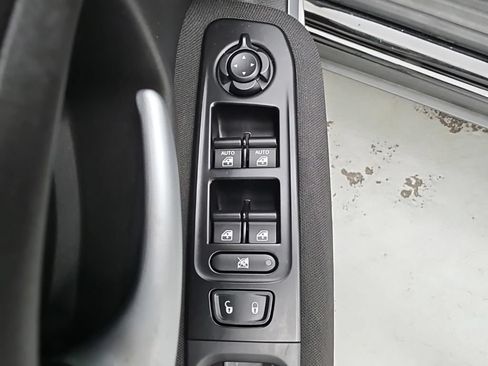 Used 2021 Jeep Renegade Latitude w/ Convenience Group AWD/4WD image 15