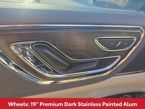 Used 2020 Lincoln Continental w/ Premium Package image 23