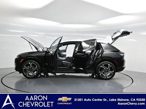 New 2025 Chevrolet Equinox EV LT image 32