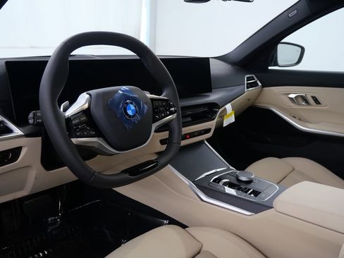 Used 2025 BMW 330i Sedan w/ Premium Package image 14