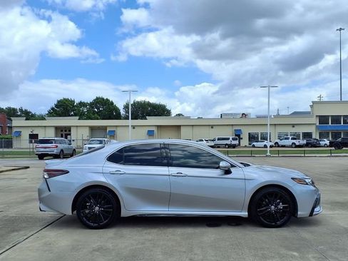 Used 2022 Toyota Camry XSE FWD image 21