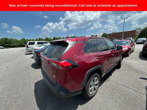 Used 2022 Toyota RAV4 LE AWD/4WD image 3