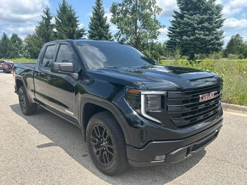 Used 2025 GMC Sierra 1500 Elevation AWD/4WD image 2