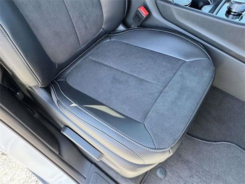 New 2025 Jeep Grand Cherokee Altitude image 15