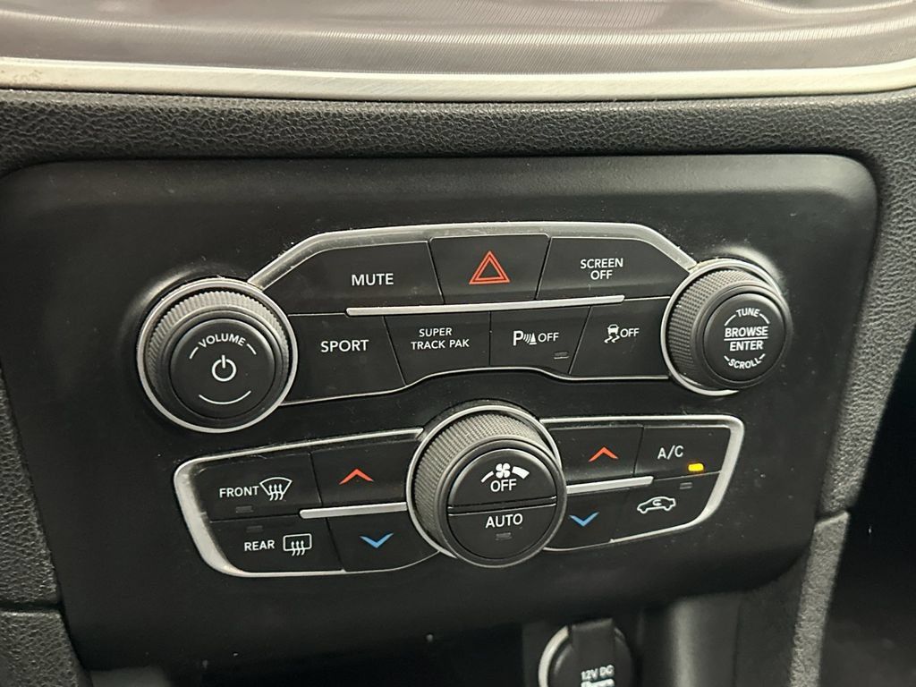 Used 2022 Dodge Charger SXT AWD/4WD image 18