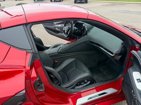 Used 2022 Chevrolet Corvette Stingray Preferred Cpe w/ Battery Protection Package RWD image 29