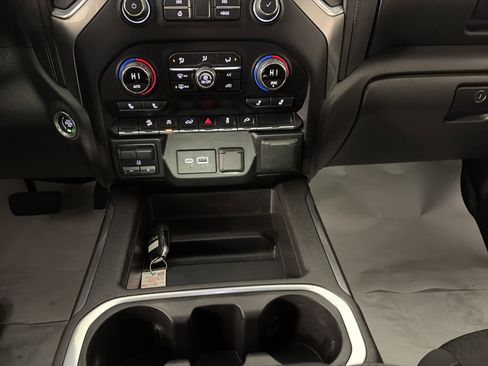 Used 2020 Chevrolet Silverado 1500 LT Trail Boss image 29