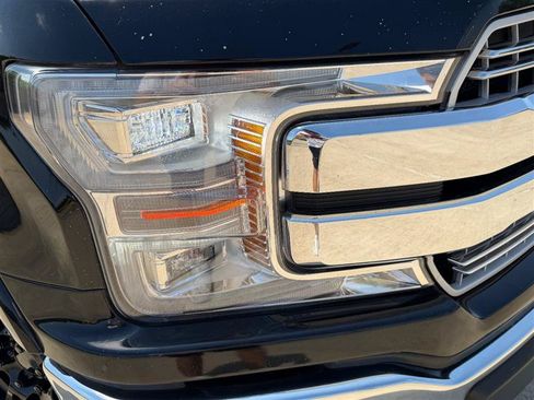 Used 2018 Ford F150 Lariat w/ Equipment Group 502A Luxury AWD/4WD image 17