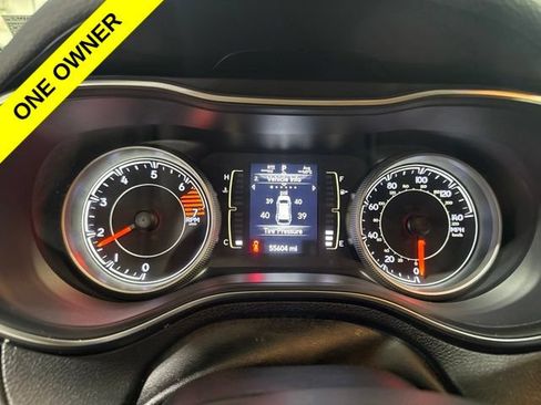 Used 2019 Jeep Cherokee Latitude Plus AWD/4WD image 17