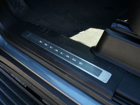 Used 2021 Cadillac Escalade Sport w/ Driver Assist Tech Package image 19