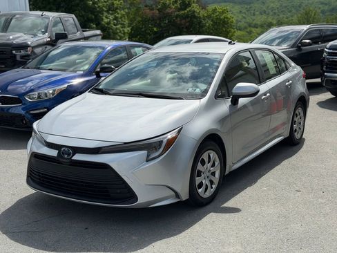 Used 2024 Toyota Corolla LE AWD/4WD image 1