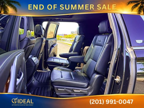 Used 2022 Cadillac Escalade ESV Premium Luxury AWD/4WD image 15