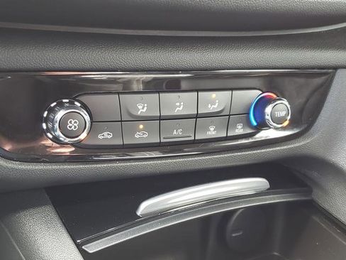 Used 2019 Buick Regal Preferred w/ Sights and Sounds Package image 24