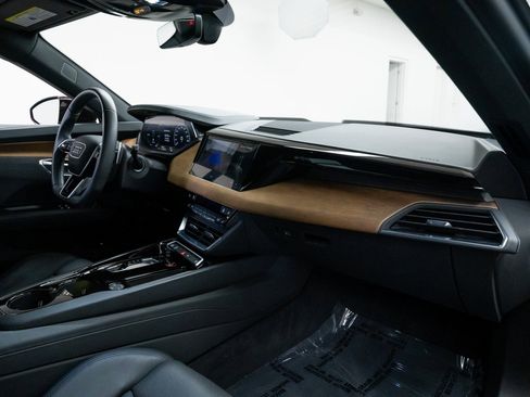 Used 2022 Audi e-tron GT Premium Plus image 24
