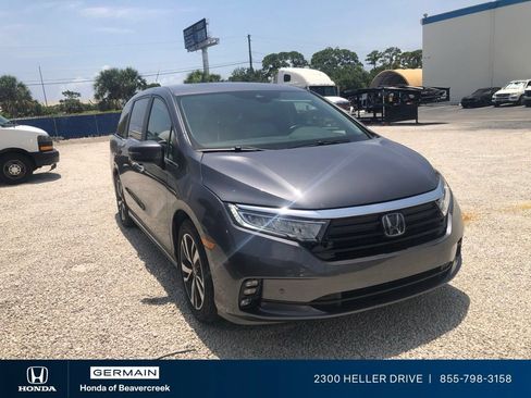 Used 2024 Honda Odyssey Touring image 2