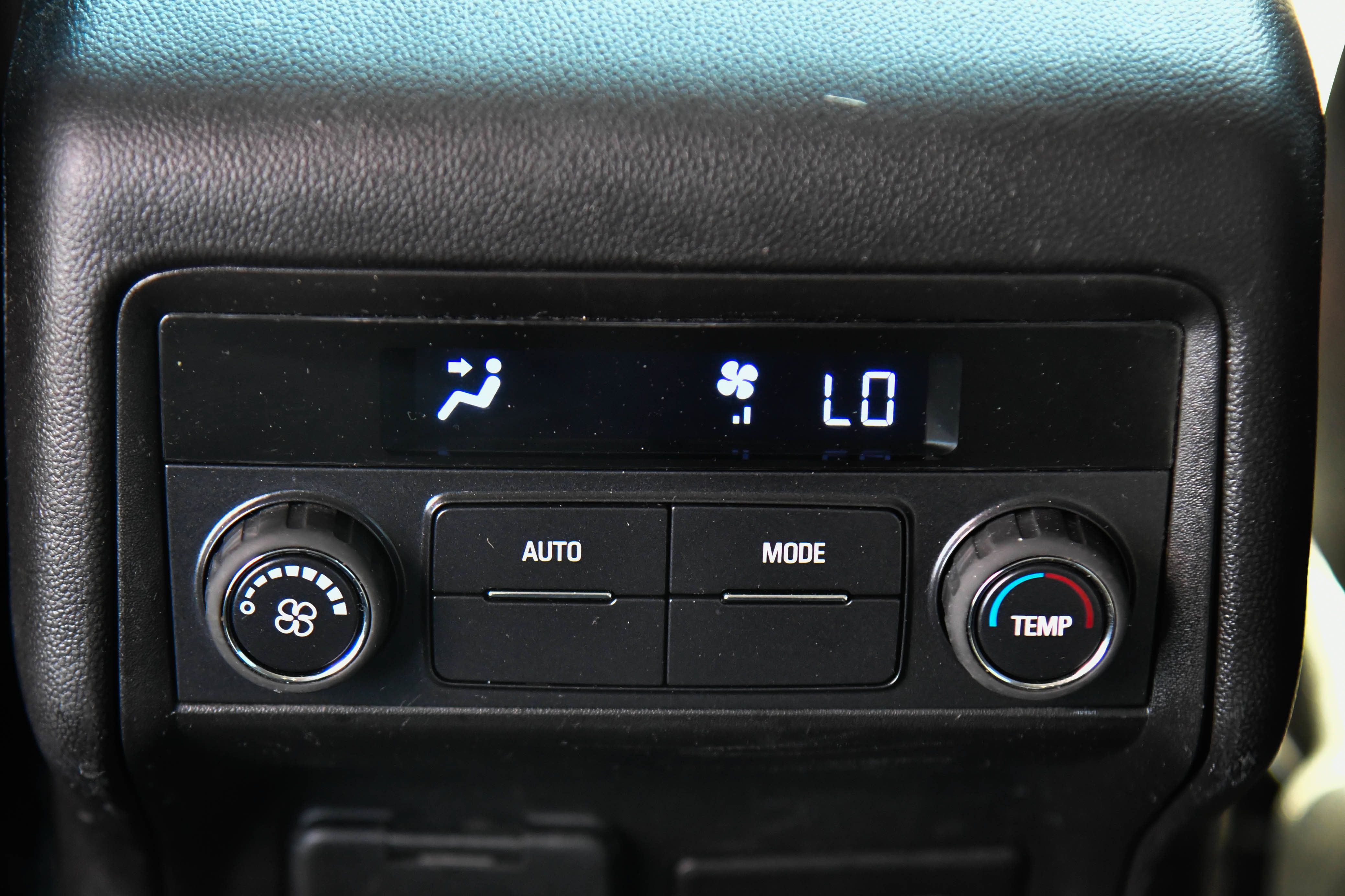 Used 2023 GMC Acadia SLT FWD image 39