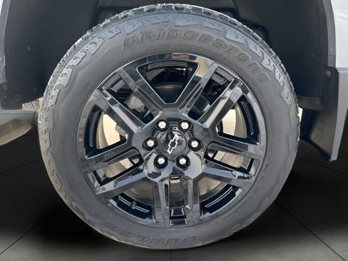 Used 2024 Chevrolet Colorado Z71 w/ Z71 Convenience Package 2 image 41