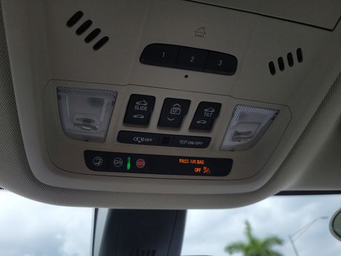 Used 2023 Buick Enclave Essence w/ Experience Buick Package FWD image 19