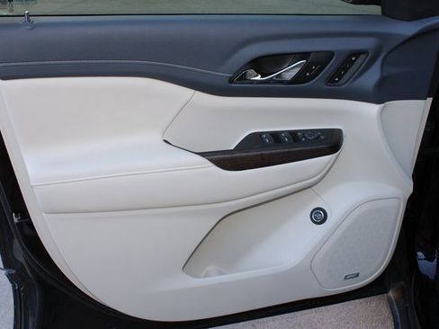 Used 2023 GMC Acadia Denali w/ Black Diamond Edition image 22