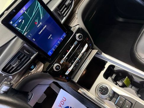 Used 2023 Ford Explorer Limited w/ Limited Technology Package image 33