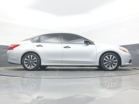 Used 2017 Nissan Altima 2.5 SV image 27