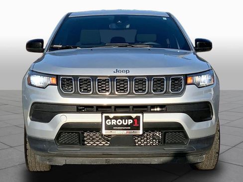 Used 2025 Jeep Compass Sport AWD/4WD image 4