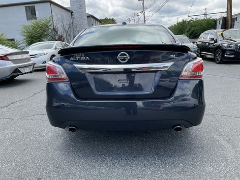 Used 2015 Nissan Altima 2.5 SL w/ Moonroof Package FWD image 6