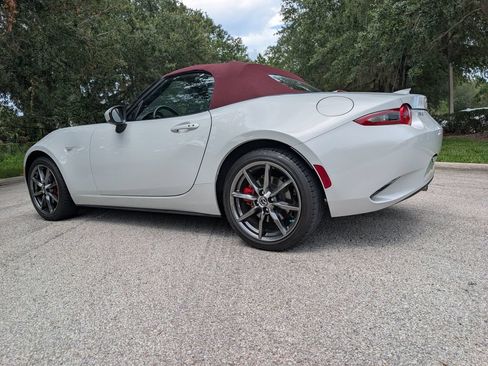Used 2018 MAZDA MX-5 Miata Grand Touring RWD image 6