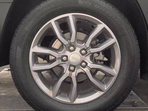 Used 2024 GMC Terrain SLE image 11