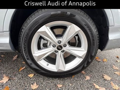 Certified 2025 Audi Q7 3.0T Premium w/ Convenience Package image 11