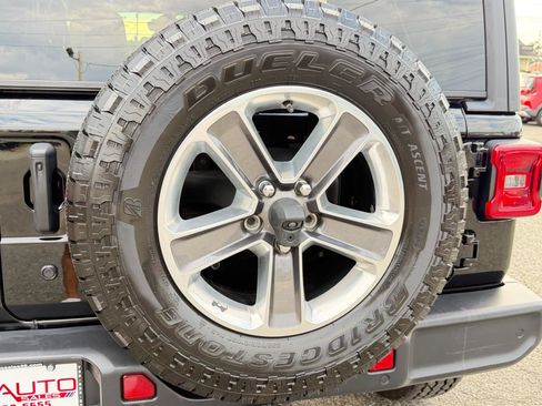 Used 2019 Jeep Wrangler Unlimited Sahara w/ Dual Top Group AWD/4WD image 42