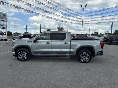 Used 2024 GMC Sierra 1500 SLT w/ SLT Premium Plus Package AWD/4WD image 11