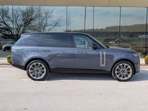 New 2026 Land Rover Range Rover Long Wheelbase SE AWD/4WD image 7