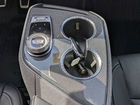 New 2026 Cadillac Optiq Luxury 2 image 20