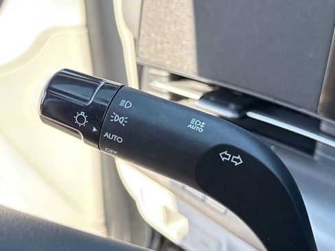 Used 2024 Hyundai Kona SEL image 32