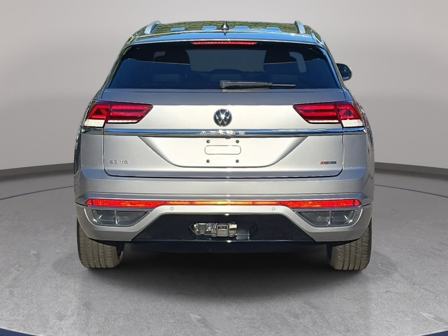 Used 2020 Volkswagen Atlas Cross Sport SE w/ Towing Package AWD/4WD image 6