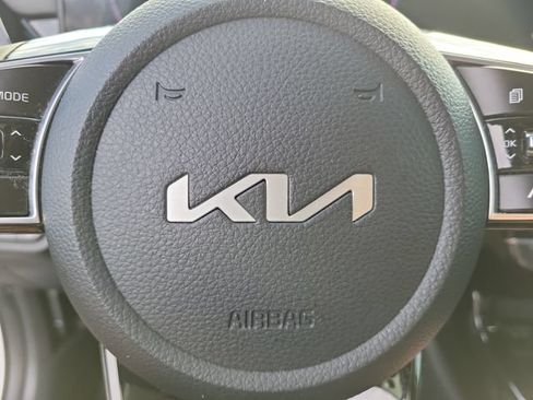 Certified 2025 Kia Seltos S AWD/4WD image 25