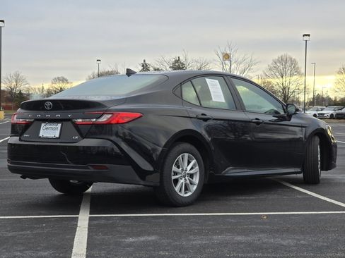 Used 2025 Toyota Camry LE image 18