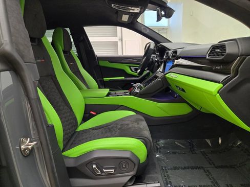 Used 2022 Lamborghini Urus AWD/4WD image 29