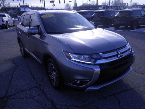 Used 2017 Mitsubishi Outlander SEL image 9