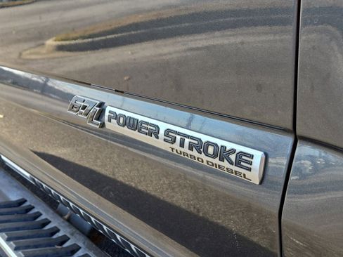 Used 2019 Ford F250 Lariat w/ Chrome Package image 5