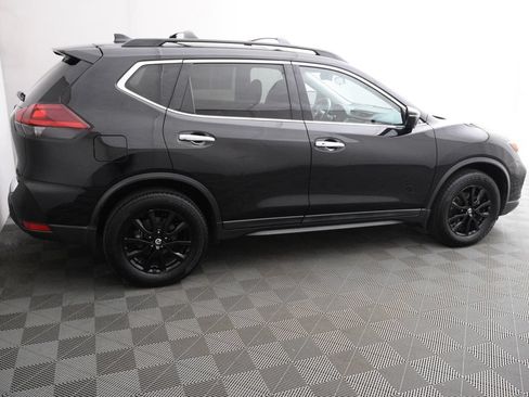 Used 2018 Nissan Rogue SV w/ Premium Package AWD/4WD image 4