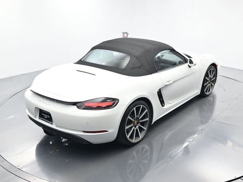 Used 2018 Porsche 718 Boxster image 26