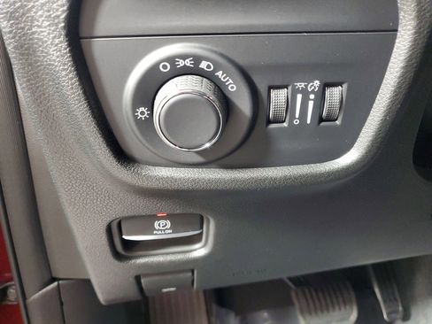 New 2025 Jeep Grand Cherokee Laredo X w/ Luxury Tech Group I image 12